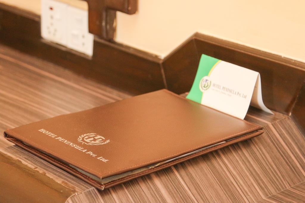 Hotel Peninsula Покхара Экстерьер фото