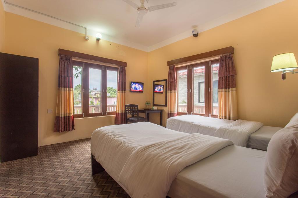 Hotel Peninsula Покхара Экстерьер фото